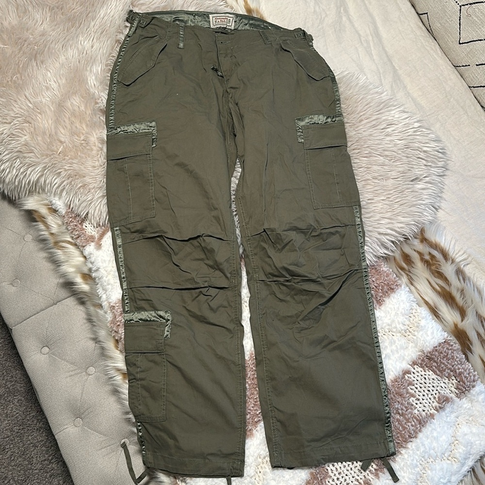 NEVER WORN Abercrombie & Fitch cargo pants